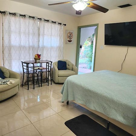 The Green Door Bungalow North North Naples Εξωτερικό φωτογραφία