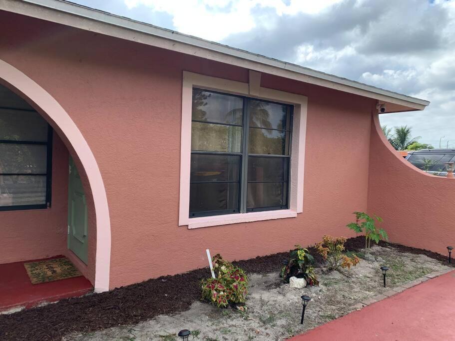 The Green Door Bungalow North North Naples Εξωτερικό φωτογραφία